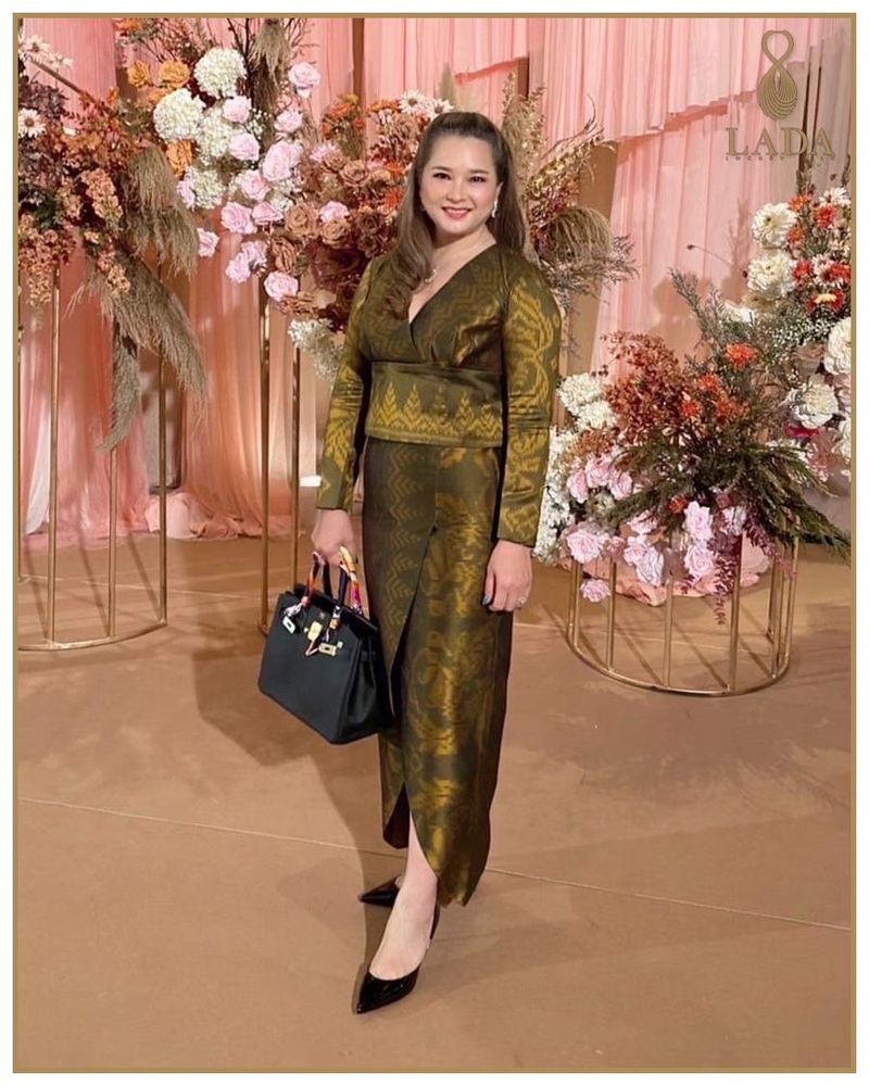 รีวิวลูกค้า ลดา ซิลค์ ชุดไทยผ้าไหม รูปที่ 14